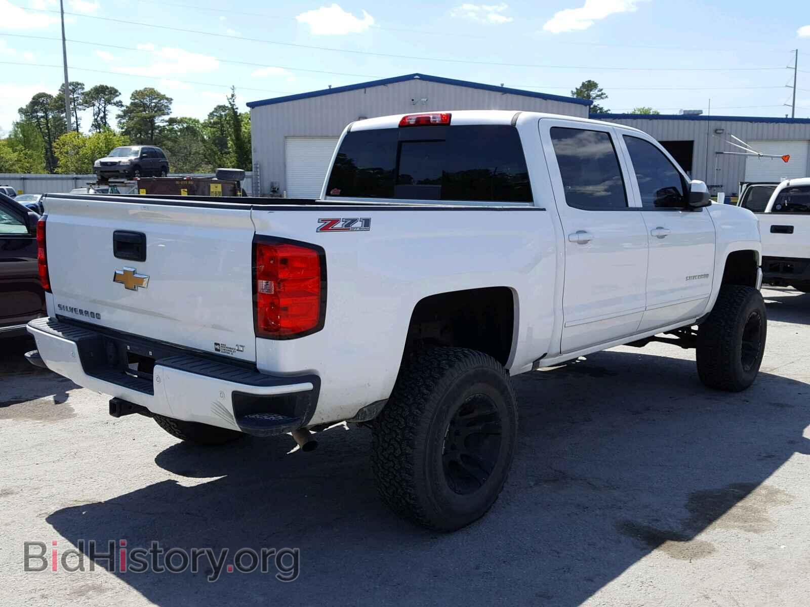 2017 CHEVROLET SILVERADO - VIN: 3GCUKREC7HG109307 - Фото 4