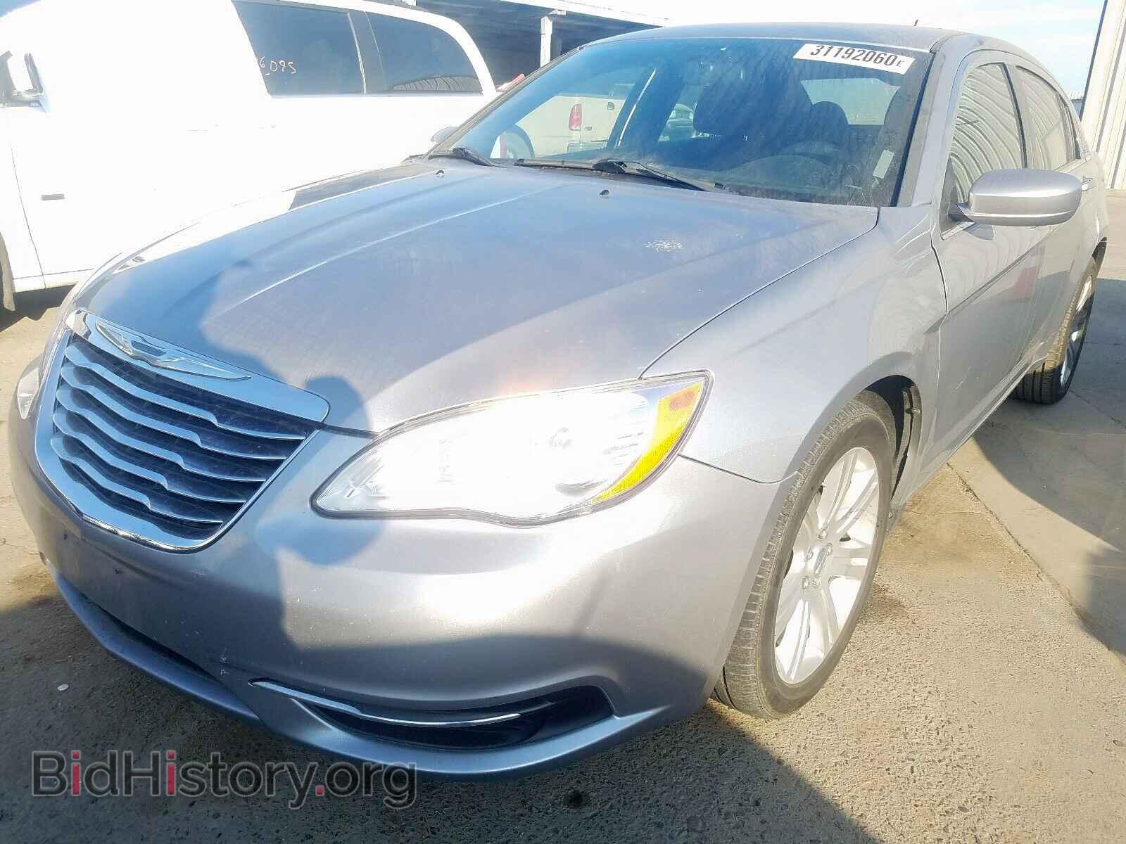 2013 CHRYSLER 200 - VIN: 1C3CCBAB8DN687001 - Фото 2