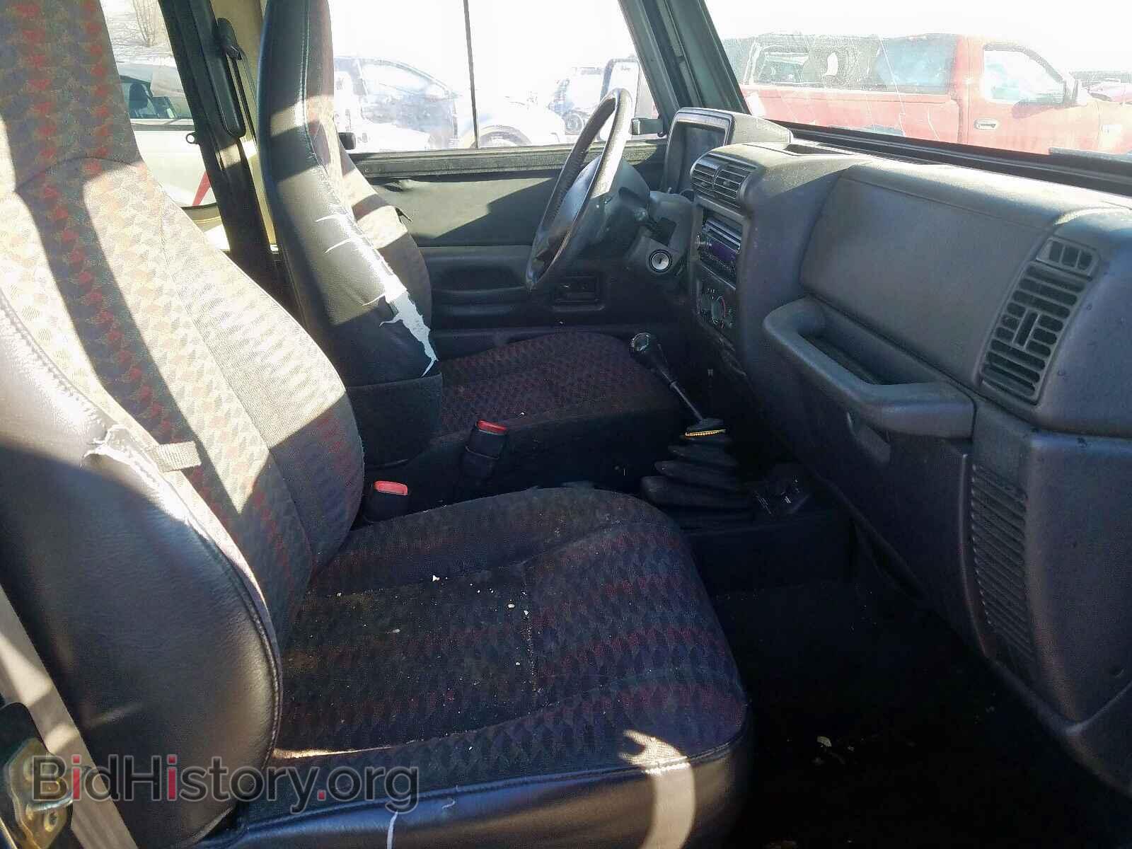2000 JEEP WRANGLER - VIN: 1J4FA29P0YP751342 - Фото 5