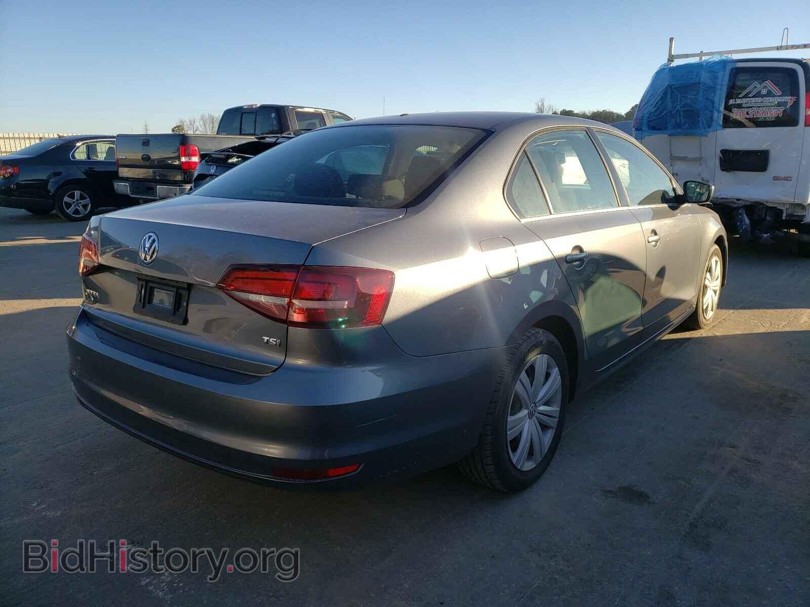 2017 VOLKSWAGEN JETTA - VIN: 3VW2B7AJ4HM228706 - Photo 4