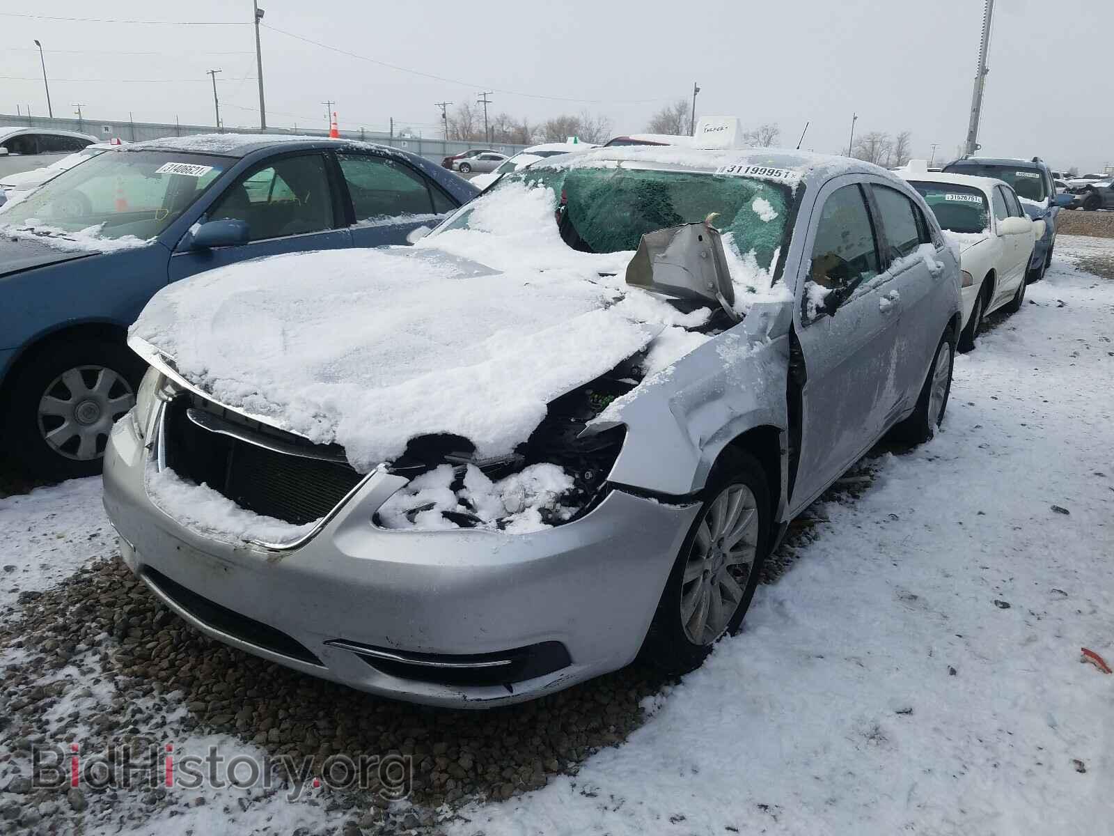 2011 CHRYSLER 200 - VIN: 1C3BC1FB8BN537773 - Фото 2