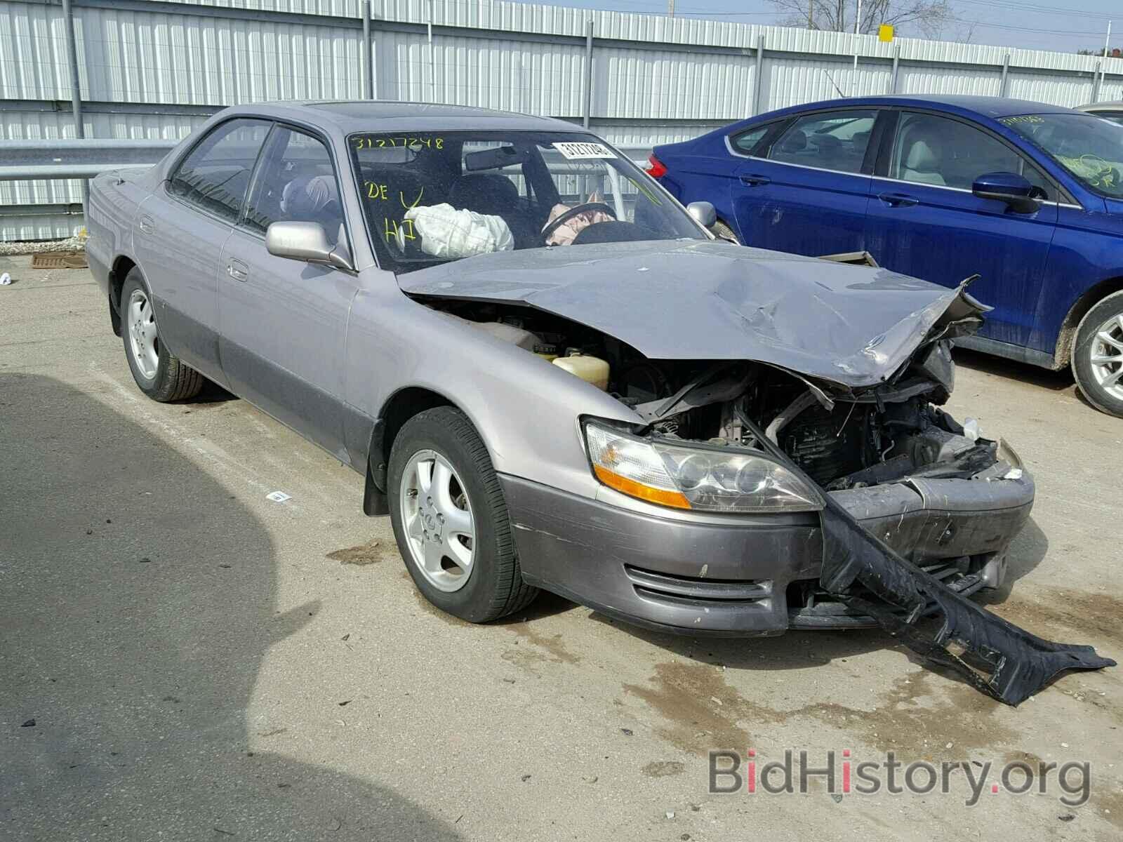 Photo JT8BF12G9T0174529 - LEXUS ES300 1996