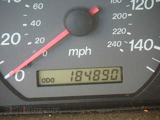 2000 MAZDA 626 - VIN: 1YVGF22E9Y5111060 - Фото 8