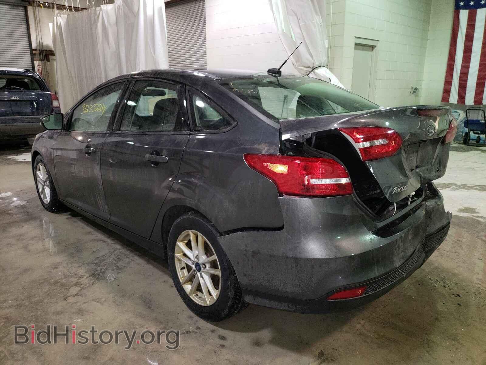 2017 FORD FOCUS - VIN: 1FADP3F2XHL327982 - Photo 3