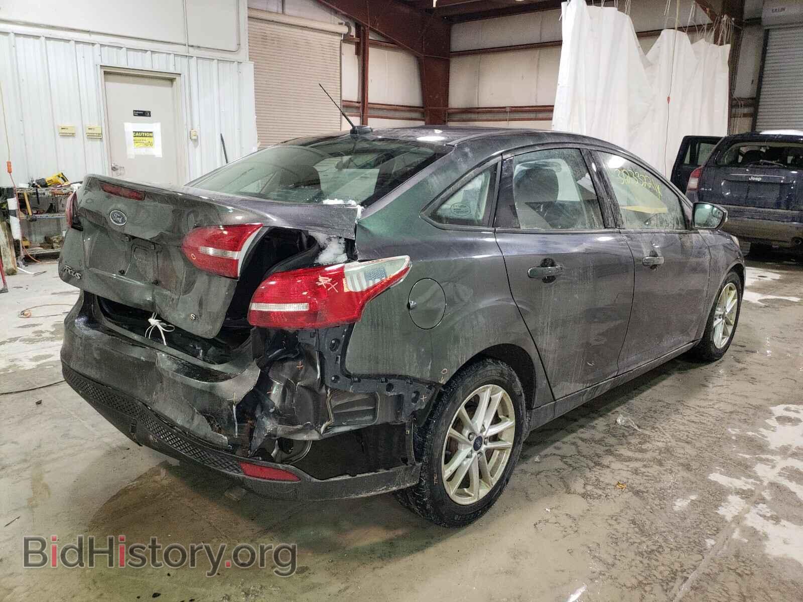 2017 FORD FOCUS - VIN: 1FADP3F2XHL327982 - Photo 4