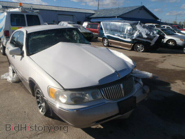 Photo 1LNHM82W9YY801901 - LINCOLN TOWNCAR 2000