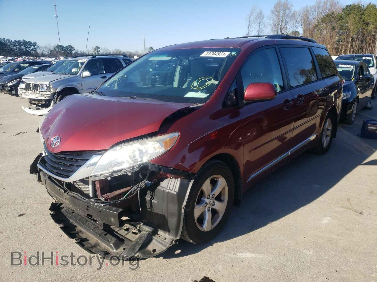 2013 TOYOTA SIENNA - VIN: 5TDKK3DC8DS288152 - Фото 2