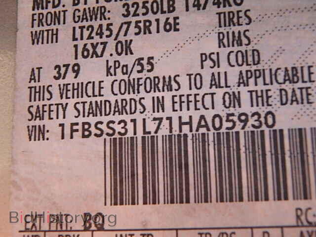 2001 FORD ECONOLINE - VIN: 1FBSS31L71HA05930 - Photo 9