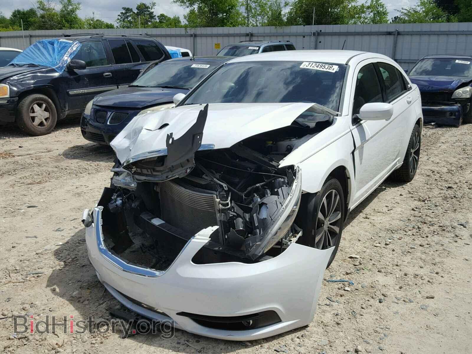 2013 CHRYSLER 200 - VIN: 1C3CCBBB5DN570975 - Фото 2