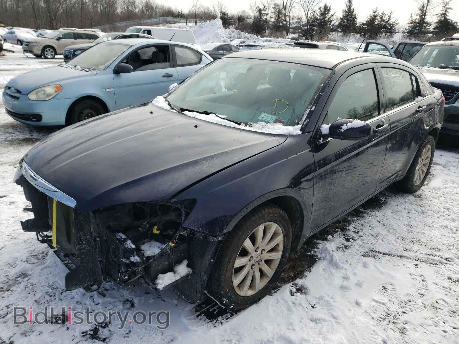 2013 CHRYSLER 200 - VIN: 1C3CCBBB8DN651579 - Фото 2