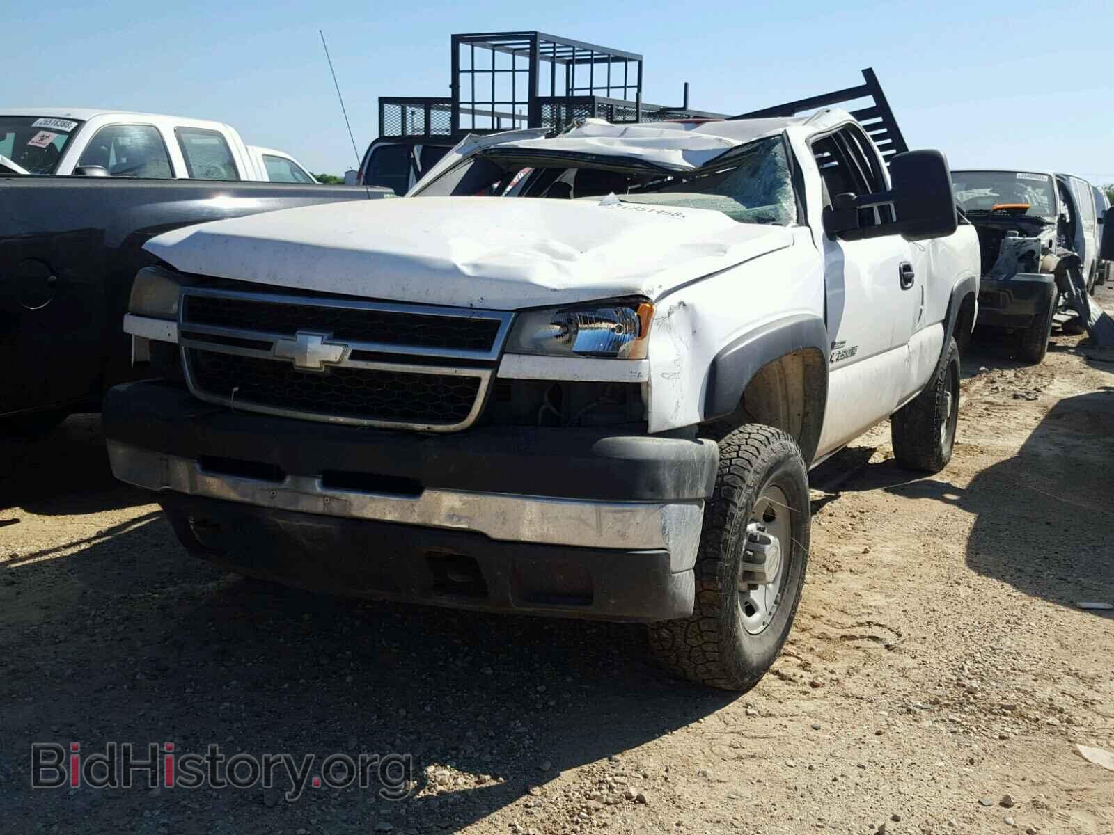 2007 CHEVROLET SILVERADO - VIN: 1GCHC24D27E164589 - Photo 2