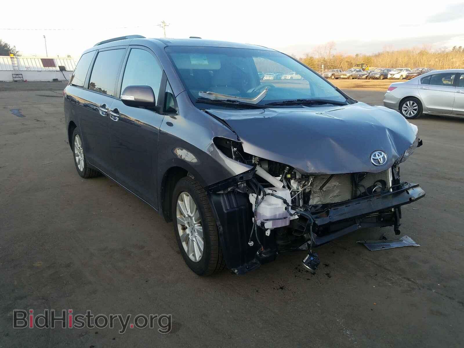 Photo 5TDDK3DC8DS063822 - TOYOTA SIENNA 2013