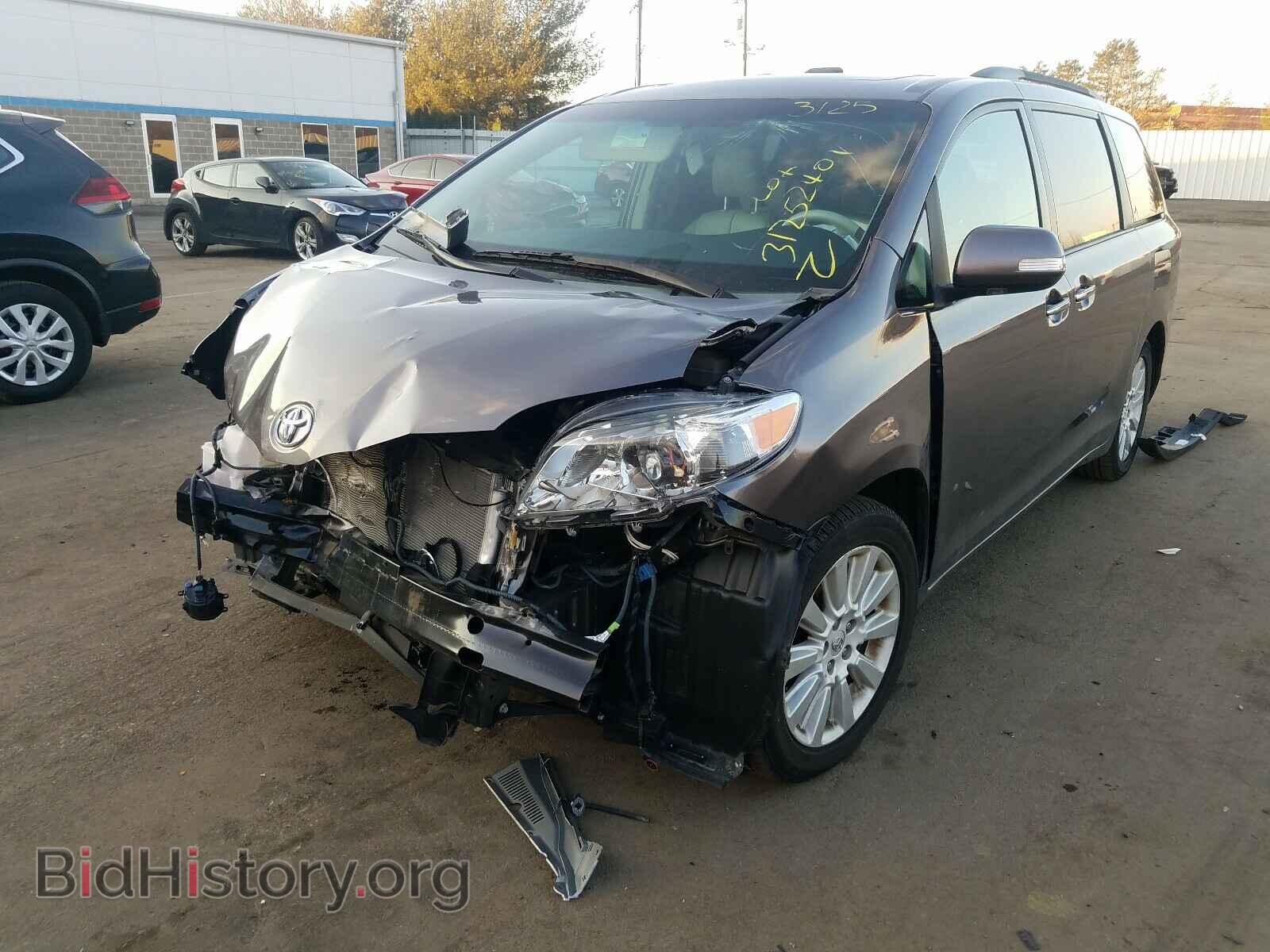 2013 TOYOTA SIENNA - VIN: 5TDDK3DC8DS063822 - Фото 2