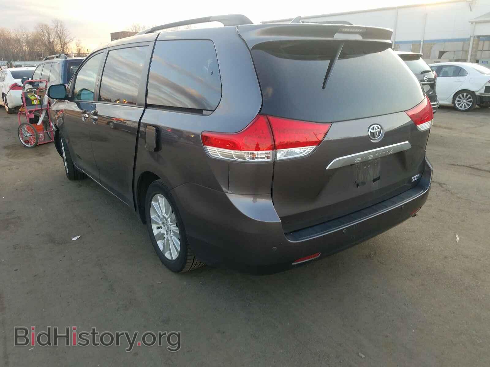 2013 TOYOTA SIENNA - VIN: 5TDDK3DC8DS063822 - Фото 3