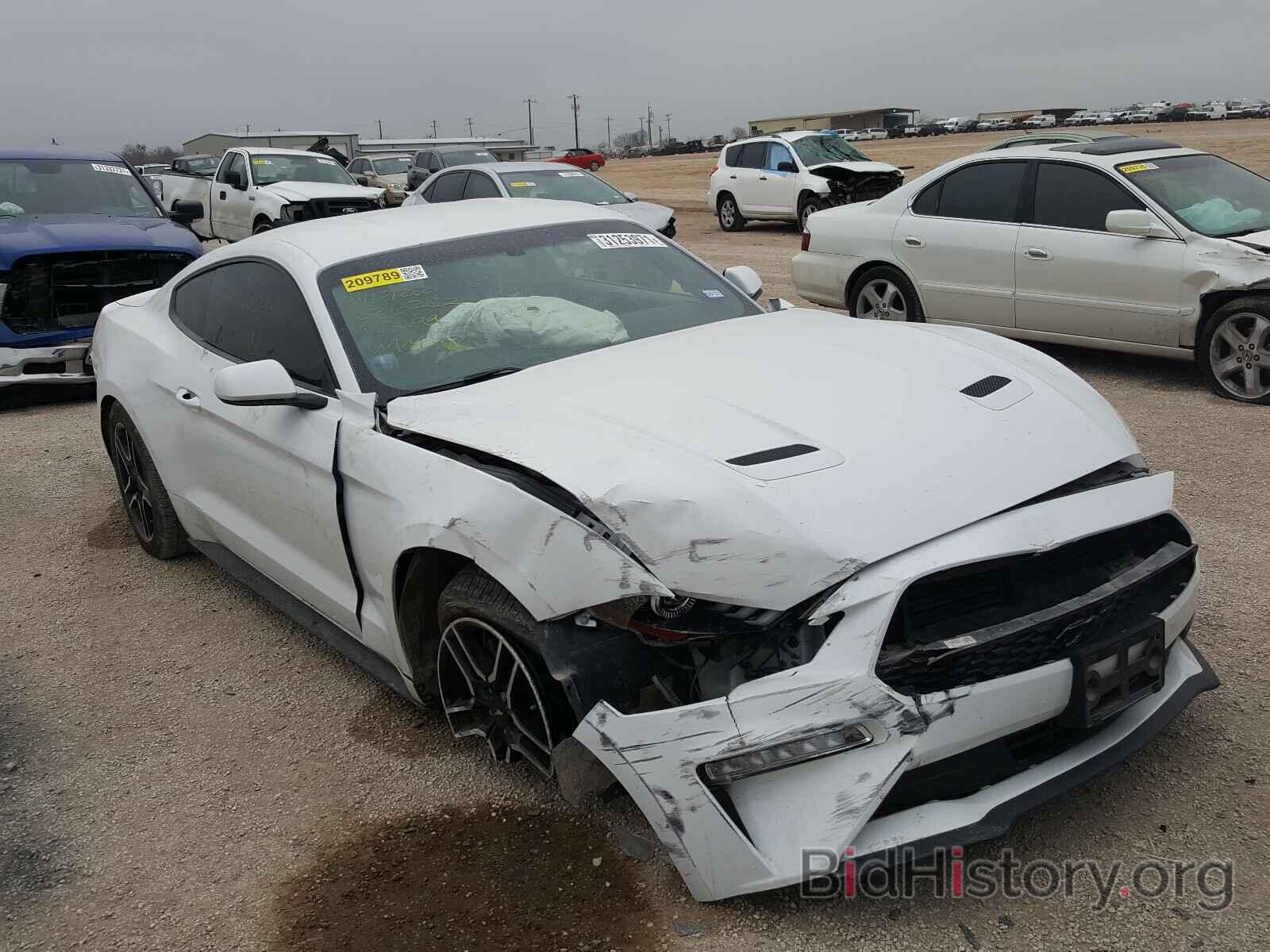 Photo 1FA6P8TH6J5108199 - FORD MUSTANG 2018