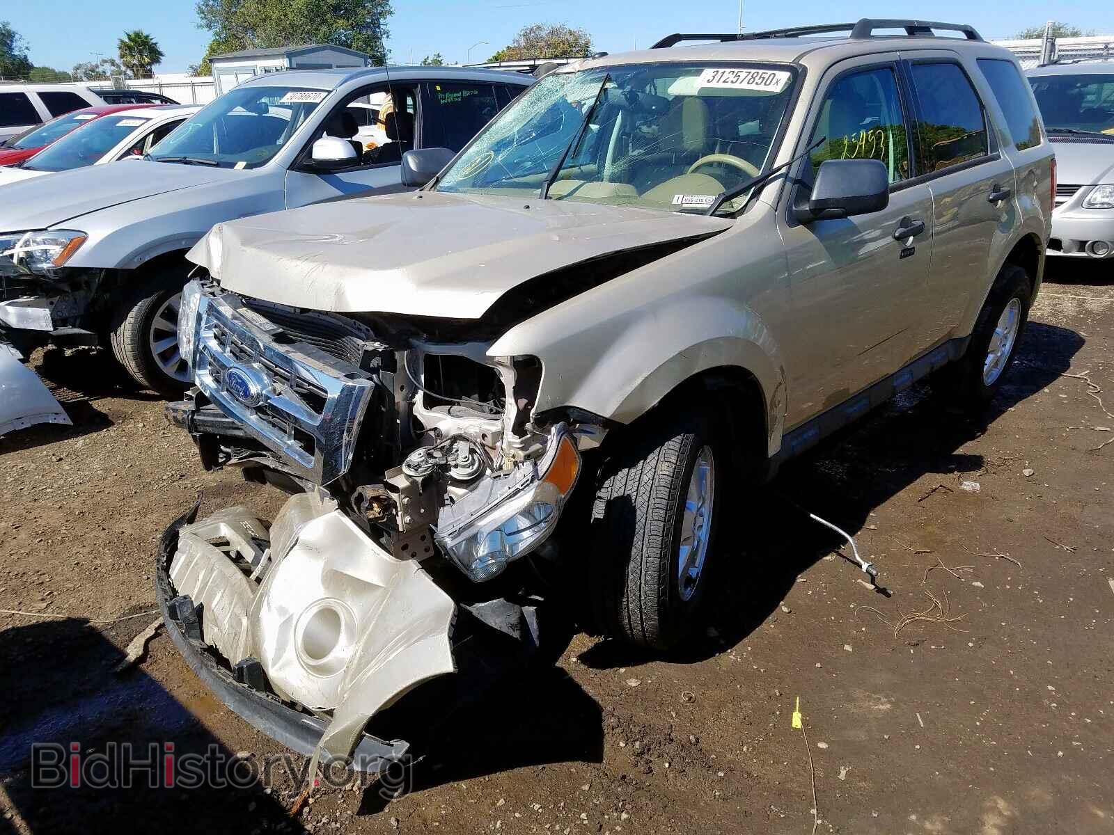2011 FORD ESCAPE - VIN: 1FMCU0D76BKA92937 - Фото 2