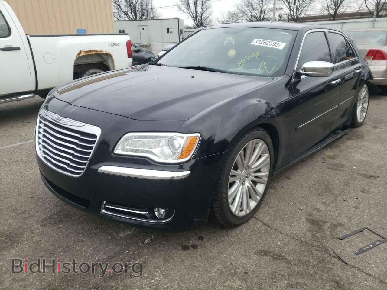 2013 CHRYSLER 300 - VIN: 2C3CCAET3DH651593 - Фото 2