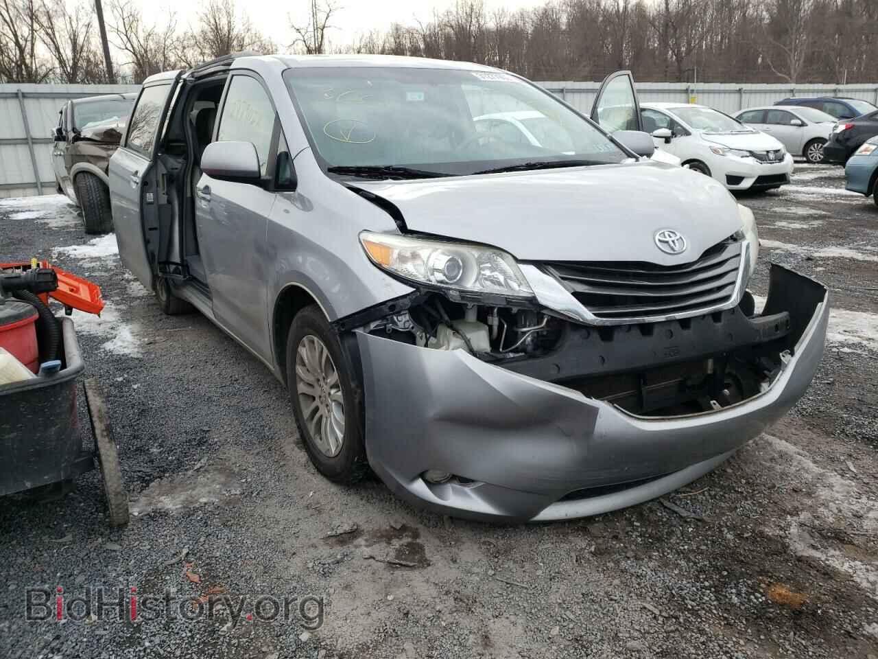 Фотография 5TDYK3DC7BS044936 - TOYOTA SIENNA 2011
