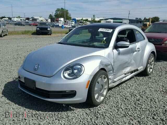 2013 VOLKSWAGEN BEETLE - VIN: 3VWJP7AT1DM604495 - Фото 2