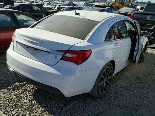 2013 CHRYSLER 200 - VIN: 1C3CCBCG5DN587415 - Фото 4
