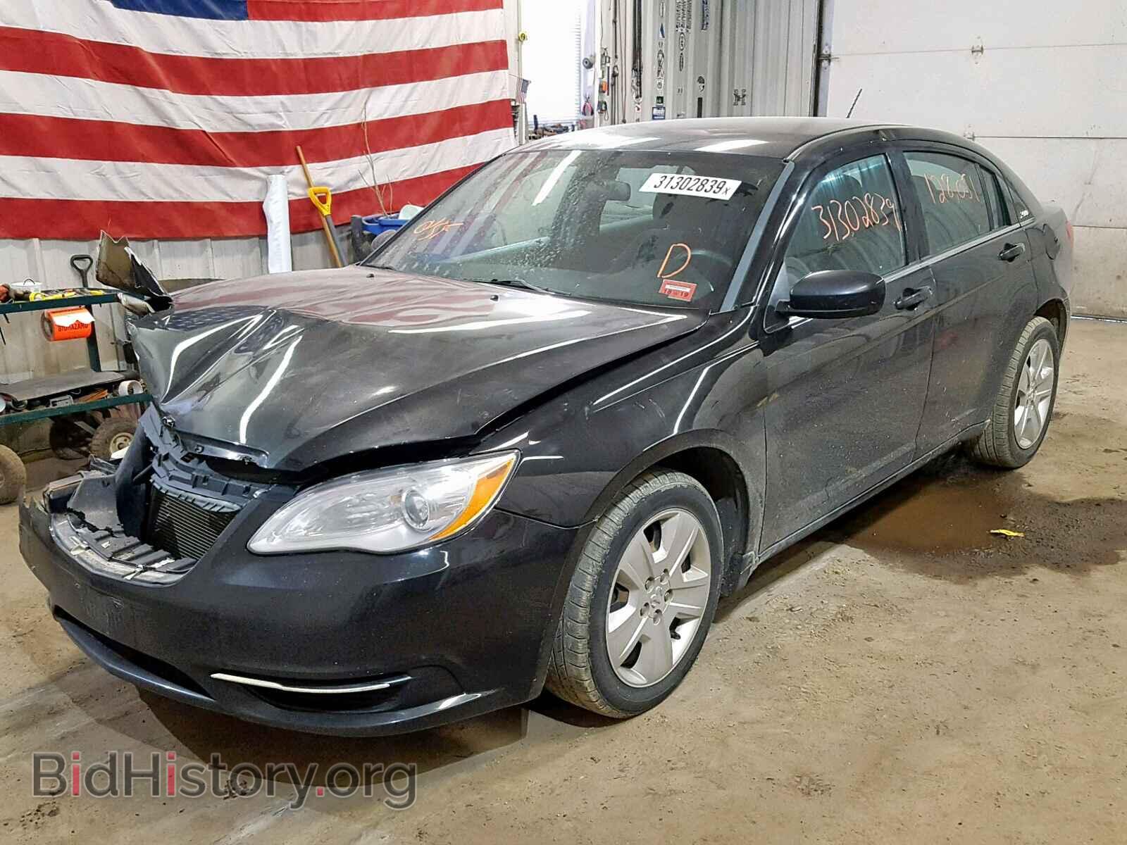 2012 CHRYSLER 200 - VIN: 1C3CCBAB0CN282054 - Фото 2