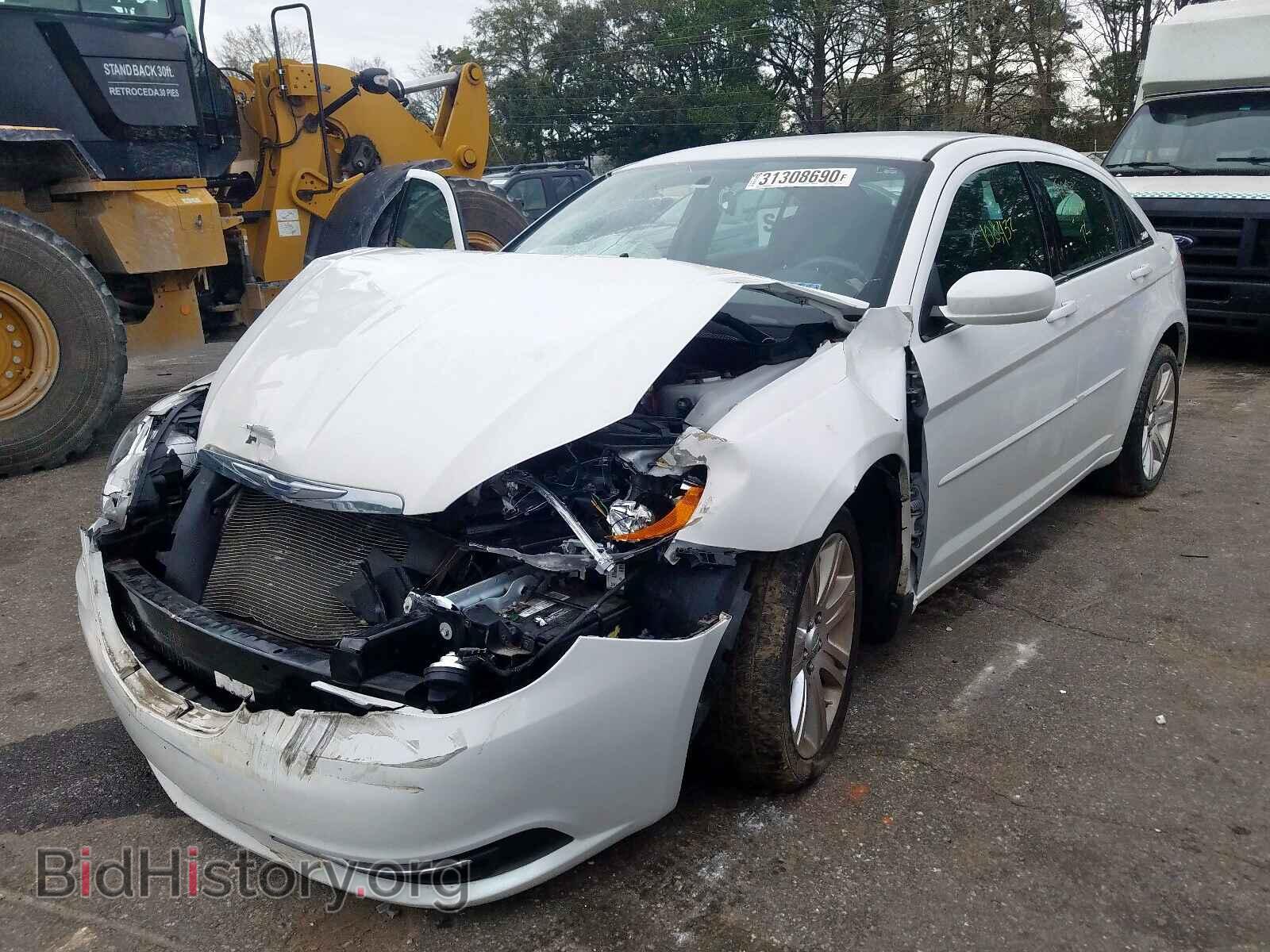 2013 CHRYSLER 200 - VIN: 1C3CCBBB7DN714106 - Фото 2