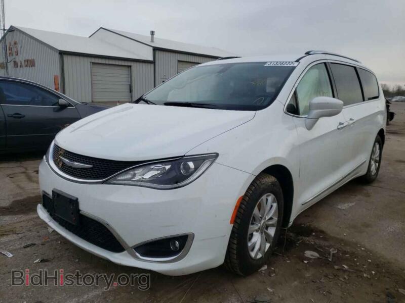 2018 Chrysler PACIFICA (VIN 2C4RC1EG2JR144229) — фото 2 из 10
