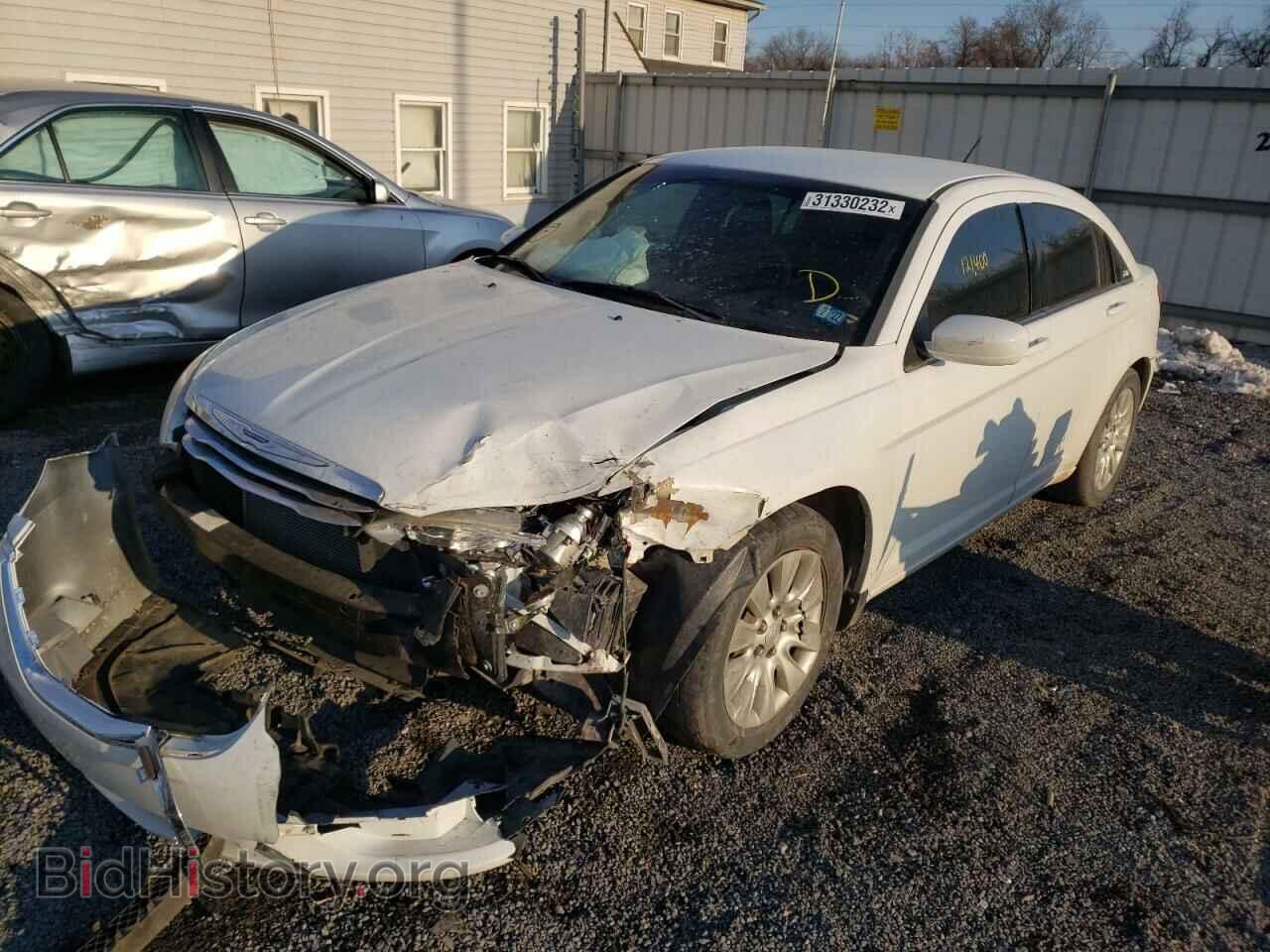 2012 CHRYSLER 200 - VIN: 1C3CCBAB2CN169268 - Фото 2