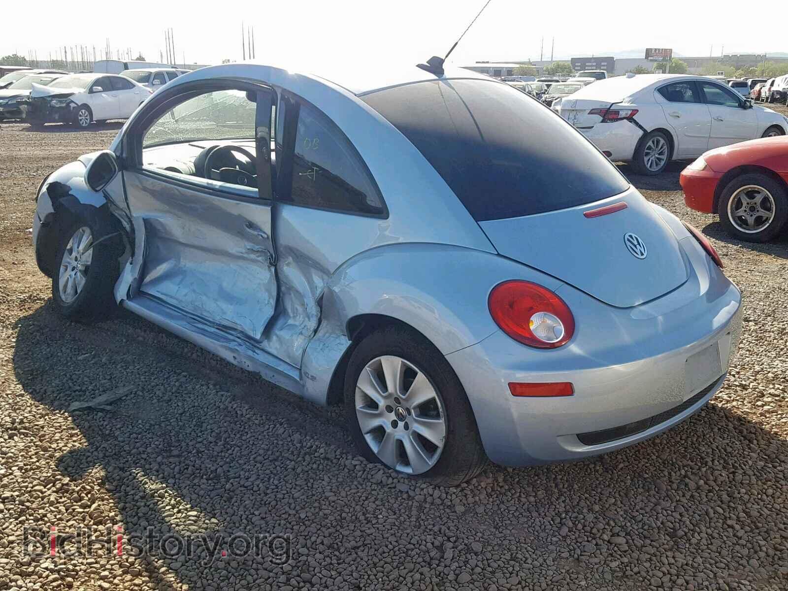 2010 VOLKSWAGEN BEETLE - VIN: 3VWPG3AG4AM021937 - Фото 3