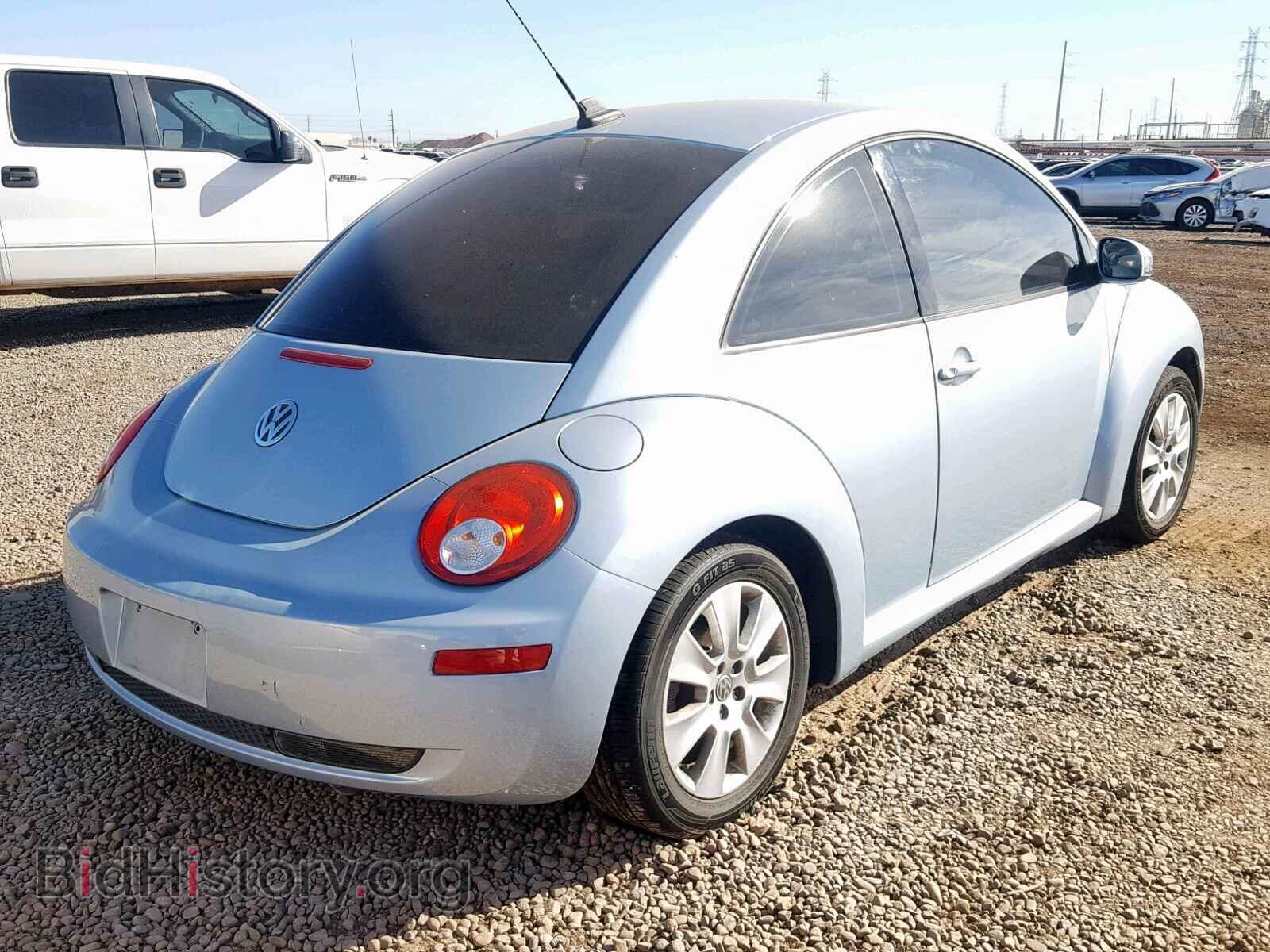2010 VOLKSWAGEN BEETLE - VIN: 3VWPG3AG4AM021937 - Фото 4