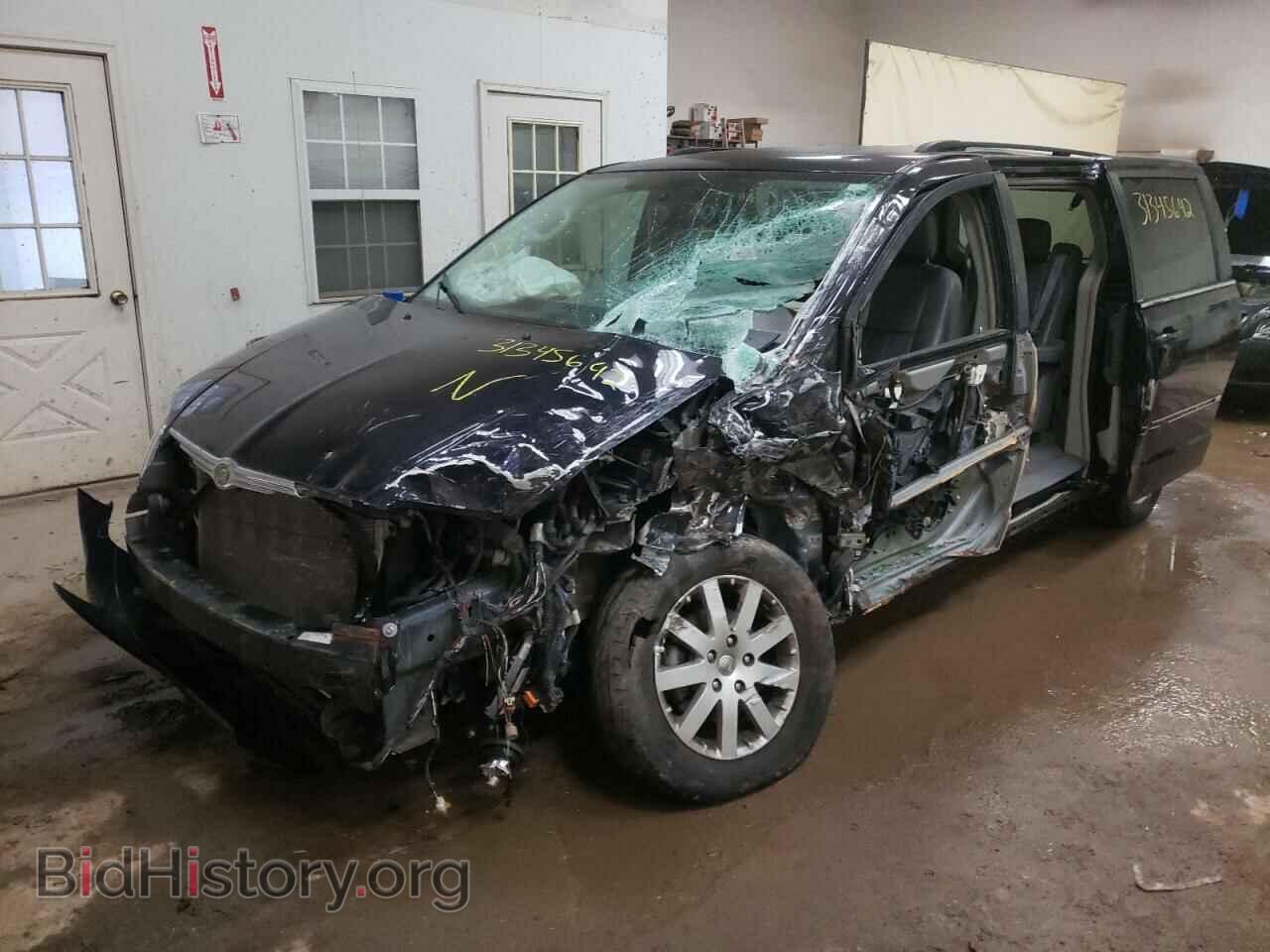 2010 CHRYSLER MINIVAN - VIN: 2A4RR5DX3AR150820 - Photo 2