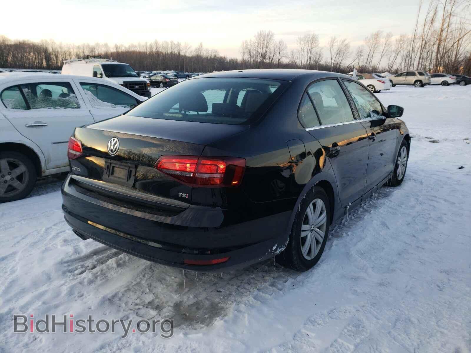 2017 VOLKSWAGEN JETTA - VIN: 3VW2B7AJ0HM411262 - Фото 4