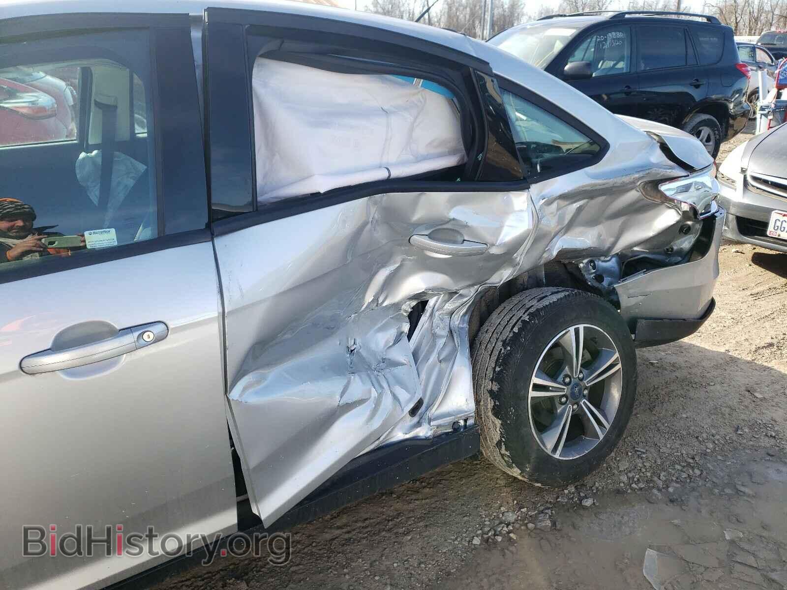 2018 FORD FOCUS - VIN: 1FADP3FEXJL239658 - Фото 9