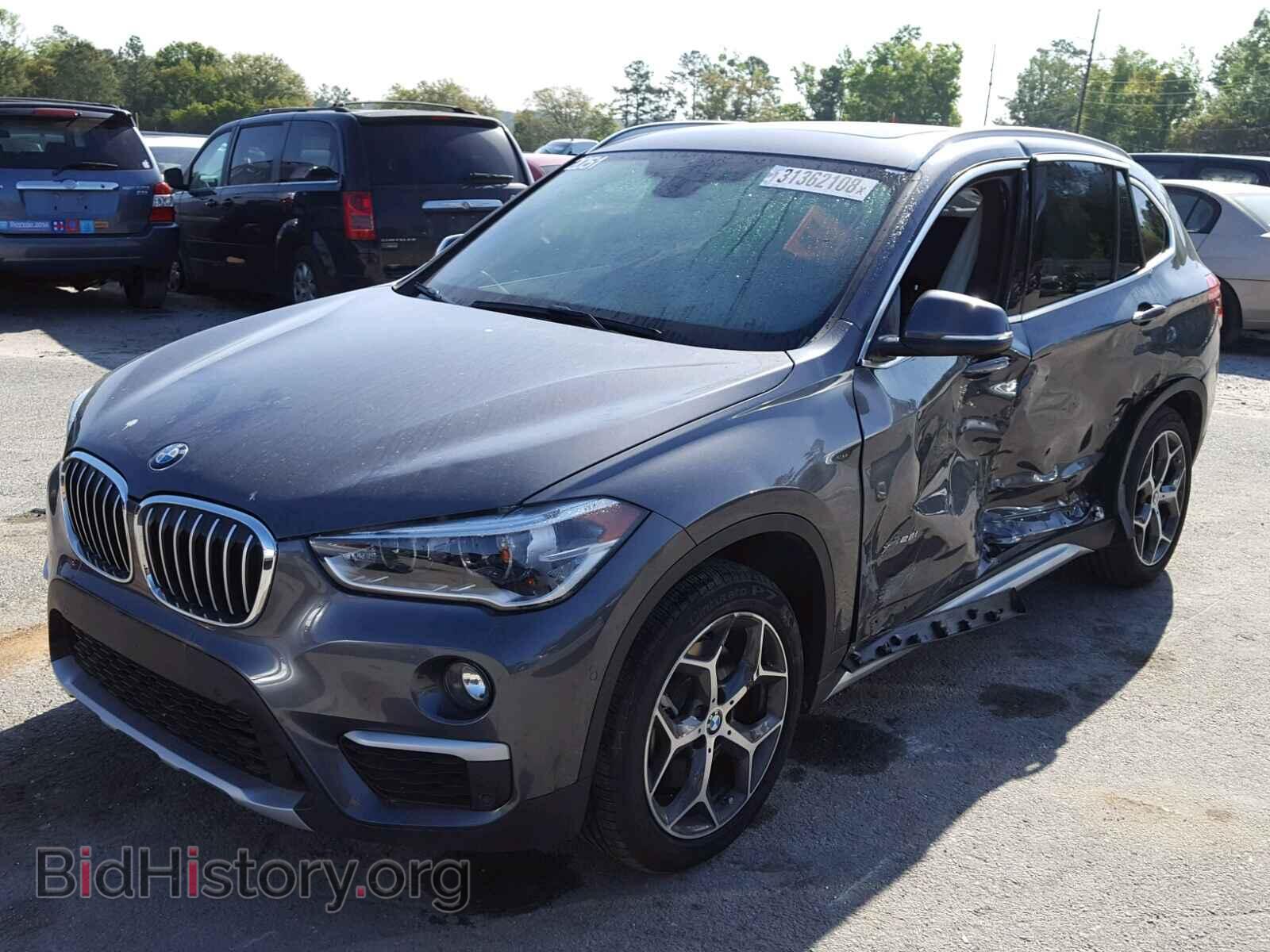 2017 BMW X1 - VIN: WBXHT3C31H5F85869 - Фото 2