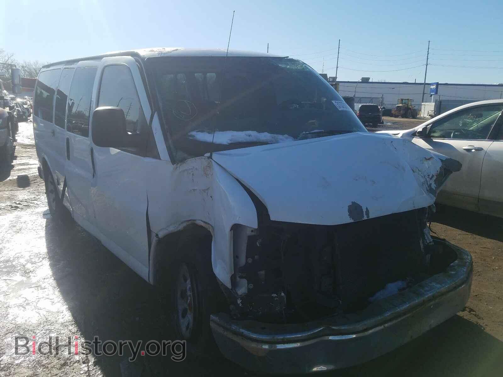 Photo 1GNSHCF44B1185963 - CHEVROLET EXPRESS 2011