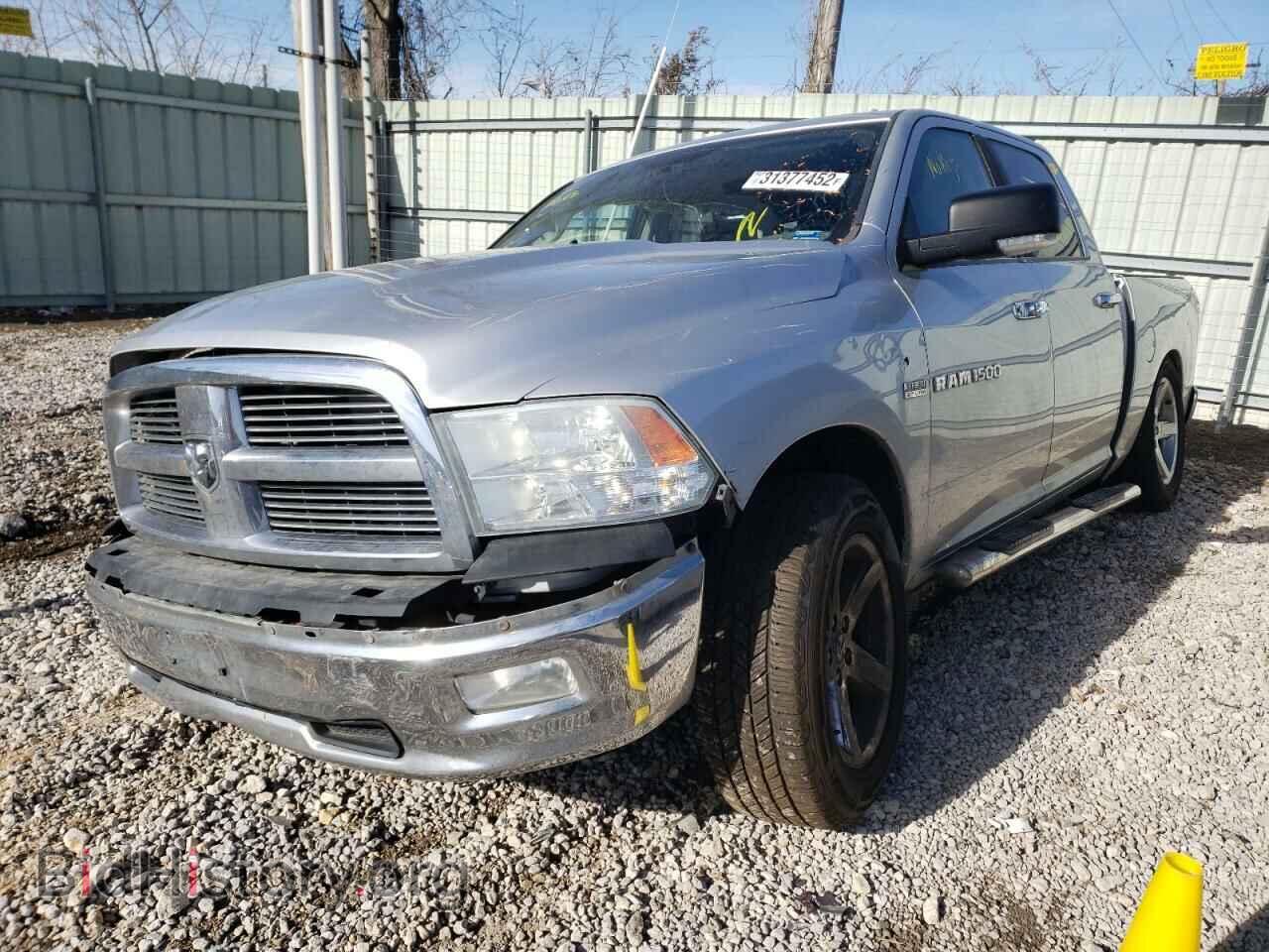 2011 DODGE RAM 1500 - VIN: 1D7RV1CT3BS561696 - Фото 2