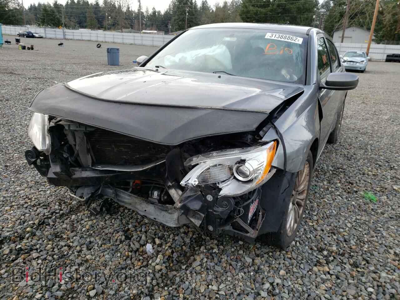 2013 CHRYSLER 200 - VIN: 1C3CCBAB5DN671466 - Фото 2