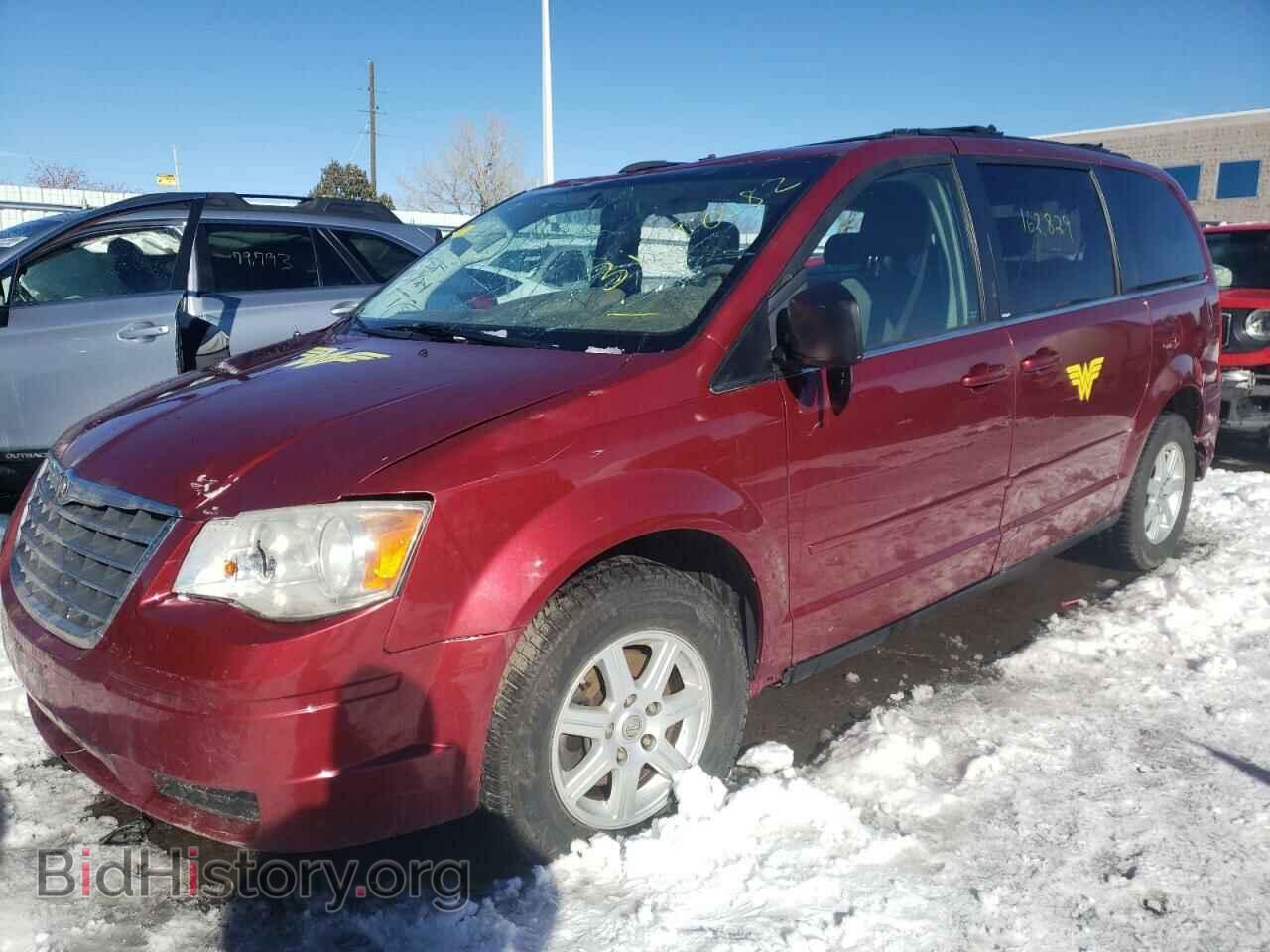 2010 CHRYSLER MINIVAN - VIN: 2A4RR2D18AR392447 - Photo 2