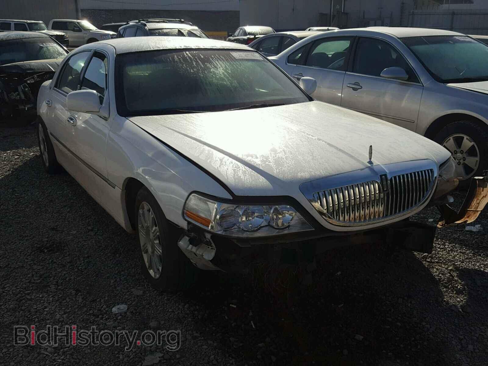 Photo 2LNHM82V29X610796 - LINCOLN TOWNCAR 2009