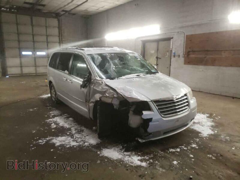 2010 Chrysler MINIVAN Town & COU (VIN 2A4RR5D16AR421977) — фото 1 из 10, Copart, повреждение: передняя часть