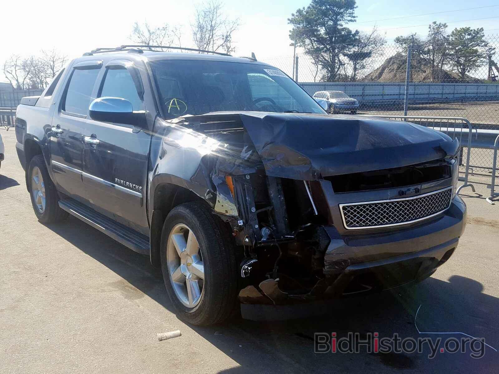 Photo 3GNVKGE00AG249324 - CHEVROLET AVALANCHE 2010