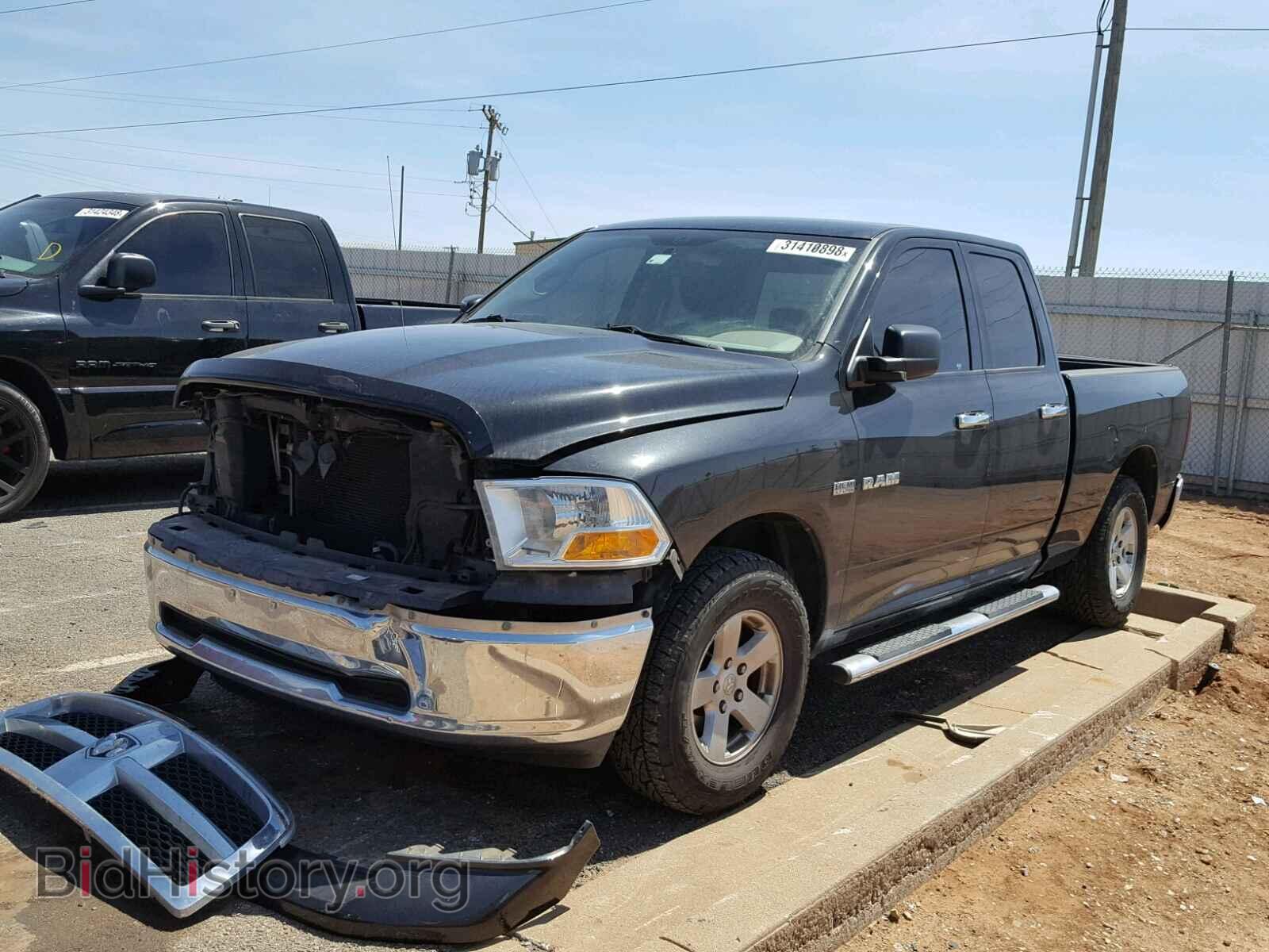 2010 DODGE RAM 1500 - VIN: 1D7RV1GT2AS207810 - Фото 2