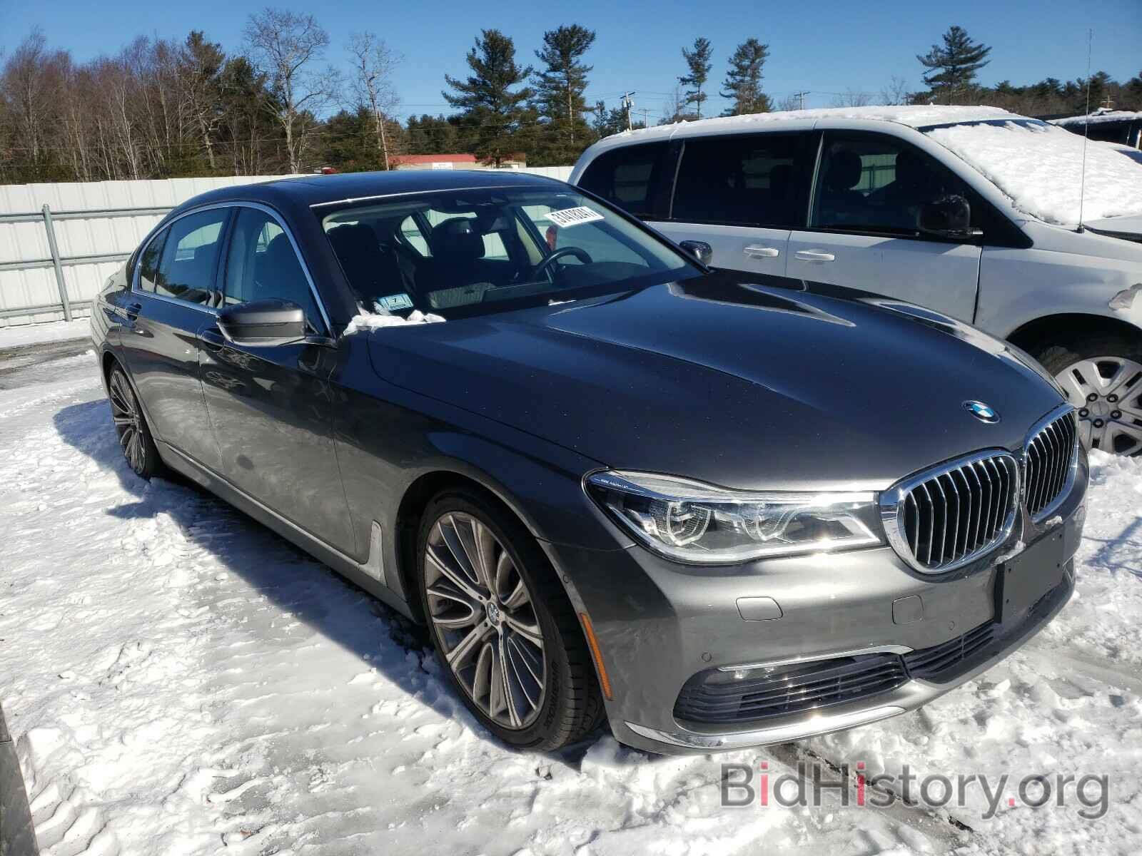 Фотография WBA7F2C51GGE12316 - BMW 7 SERIES 2016