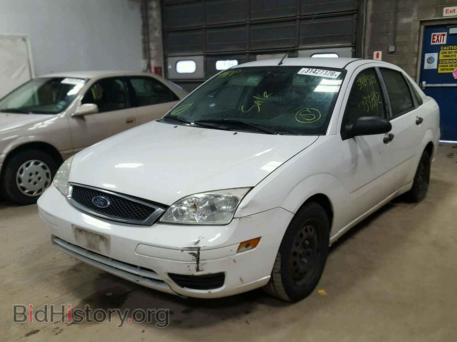 2007 FORD FOCUS - VIN: 1FAFP34N77W221038 - Фото 2