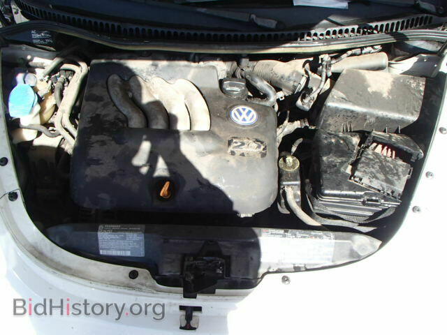 2000 VOLKSWAGEN BEETLE - VIN: 3VWCC21C3YM431611 - Фото 7