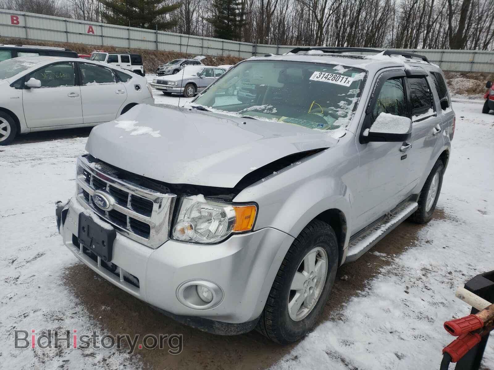2011 FORD ESCAPE - VIN: 1FMCU9D73BKB37370 - Фото 2