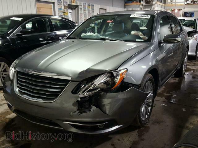 2013 CHRYSLER 200 - VIN: 1C3CCBCG0DN570912 - Фото 2