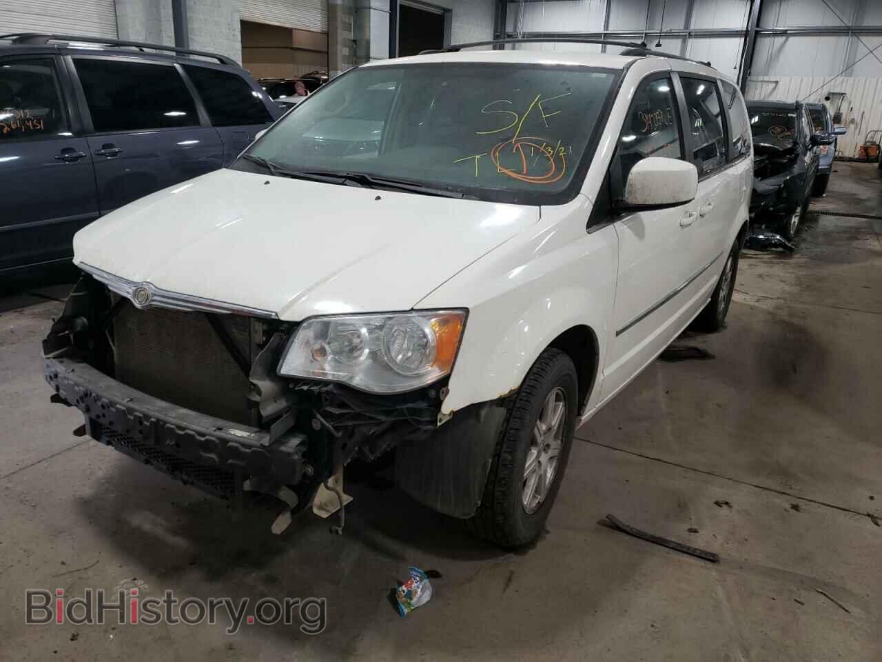 2009 CHRYSLER MINIVAN - VIN: 2A8HR54179R664929 - Фото 2