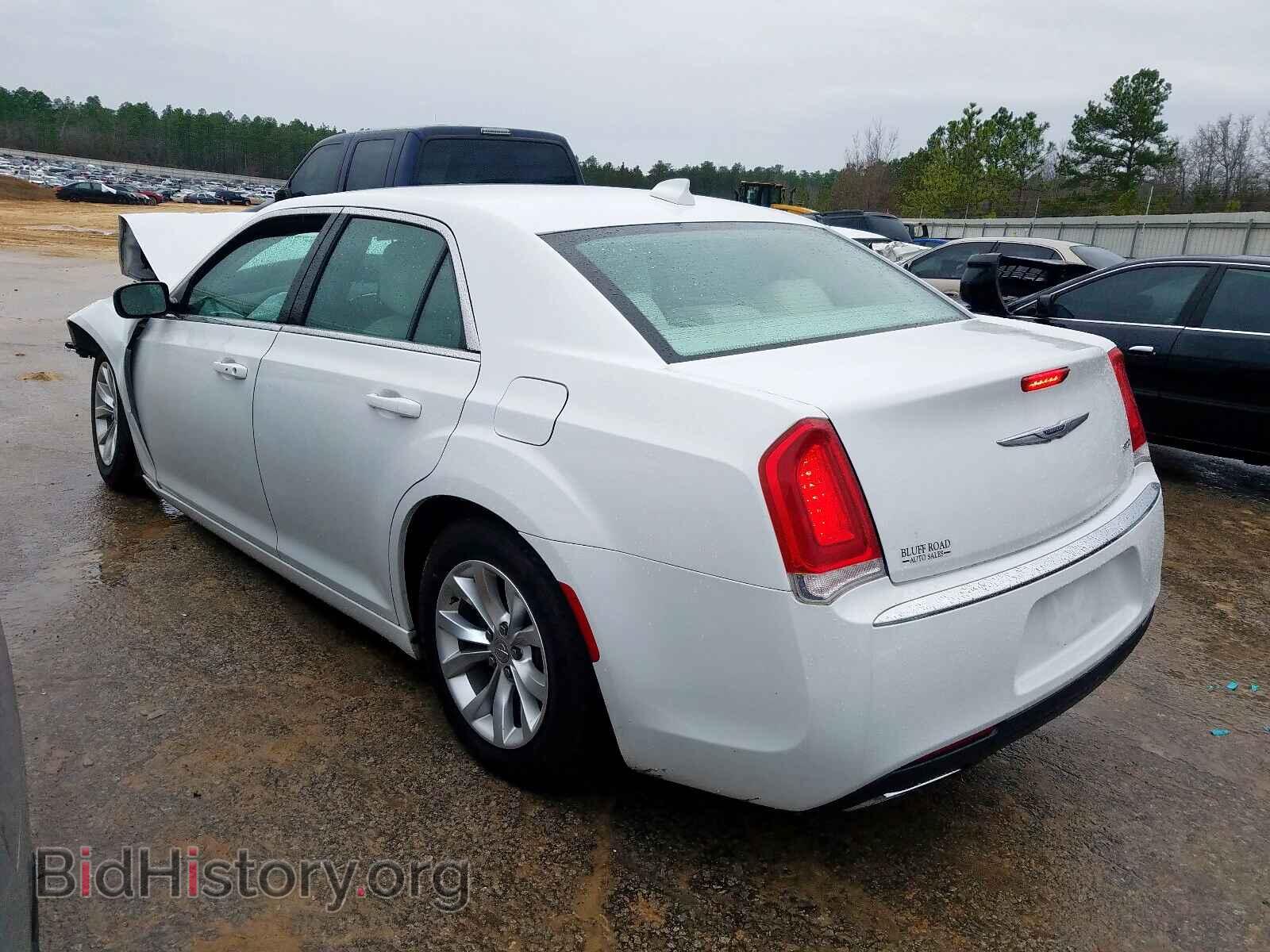 2015 CHRYSLER 300 - VIN: 2C3CCAAGXFH735809 - Фото 3
