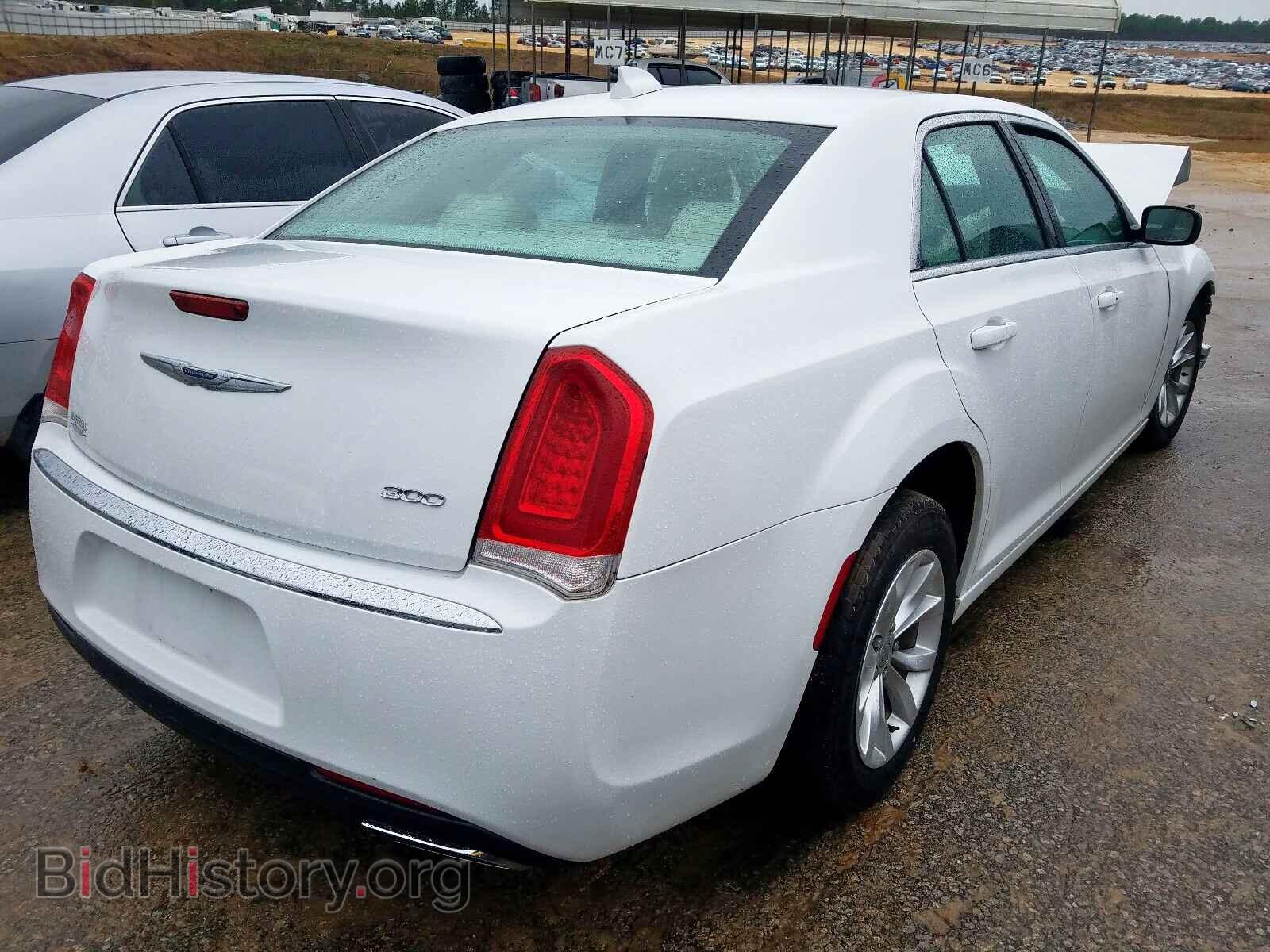 2015 CHRYSLER 300 - VIN: 2C3CCAAGXFH735809 - Фото 4